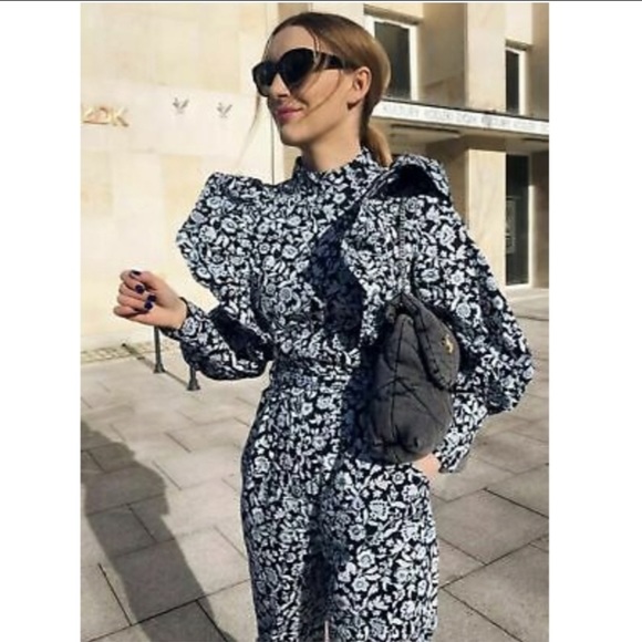 🦋Bloggers Favorite🦋 Zara Floral Jumpsuit Size M - Picture 10 of 16
